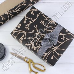 Папір для пакування подарунків крафт, чорний з кремовим візерунком, 0.7×8 м в рулоні