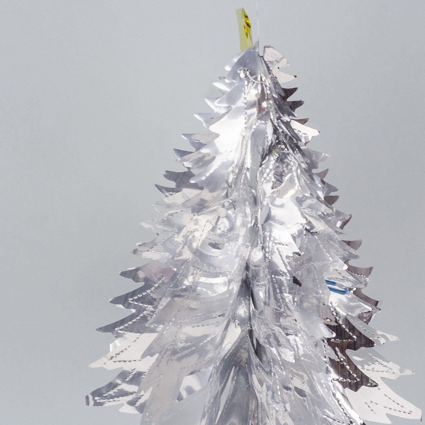 Підвісний новорічний декор "Ялинка" з фольги, срібло, 30 см