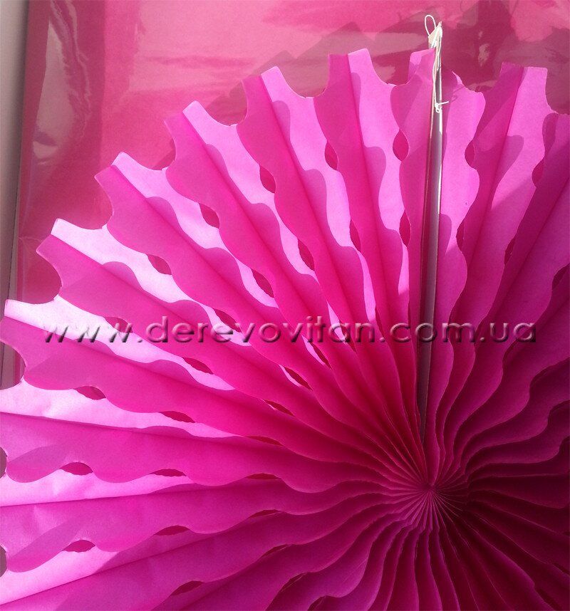 Подвесной веер, малиновый, 50 см - бумажный декор-розетка