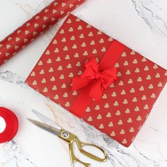 Крафтовая бумага для подарков красная в сердечках, 0.7×8 м