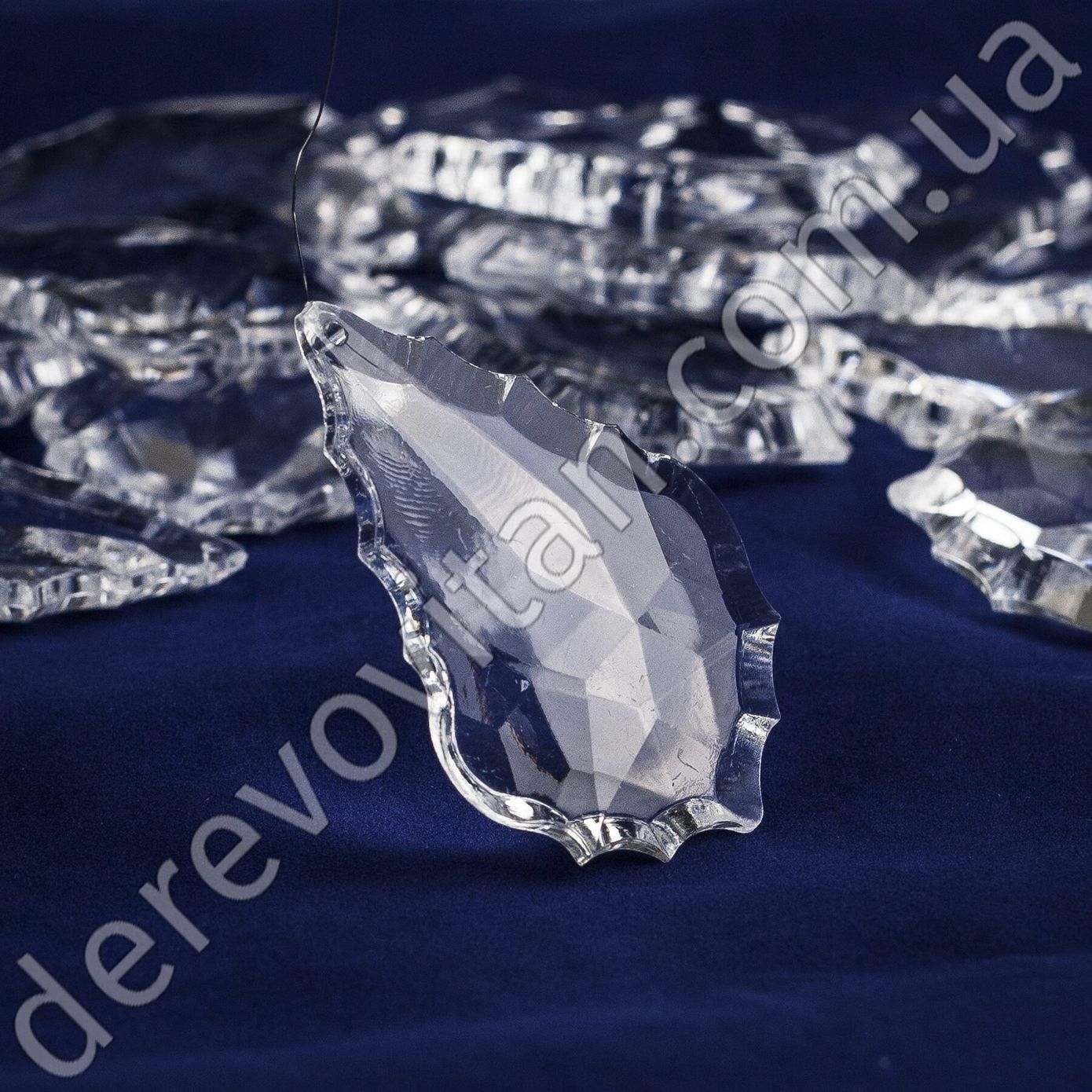 Акрилова підвіска-кристал "Листочок з огранюванням", 4.9×7 см, 5 шт.