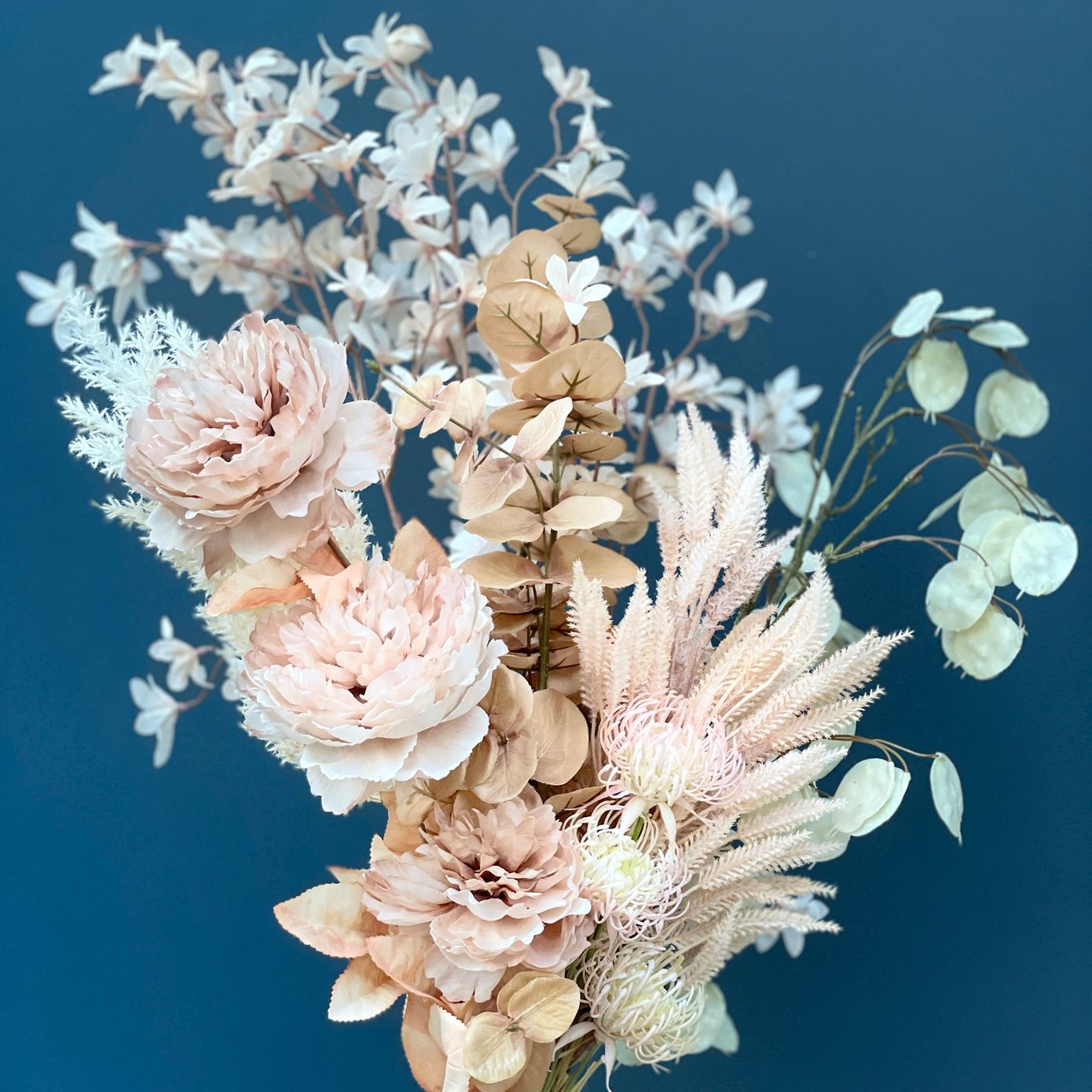 Букет искусственных цветов "Пионы, кортадерии, лурания", 7 веток
