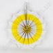 Подвесной веер, белый с желтой полосой, 20 см - бумажный декор-розетка