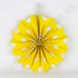Подвесной веер, желтый в белый горох, 20 см - бумажный декор-розетка