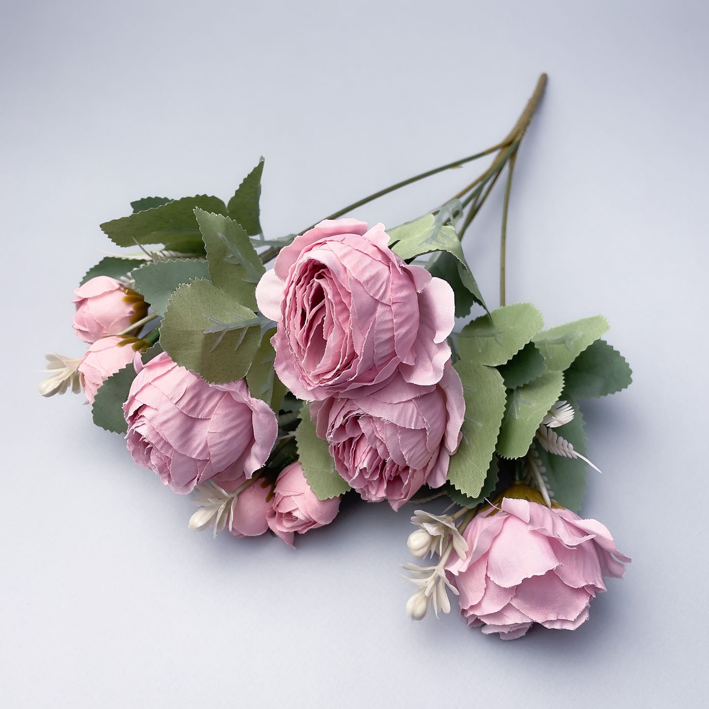 Букетик искусственных роз и ранункулюсов, розовый, 15×32 см