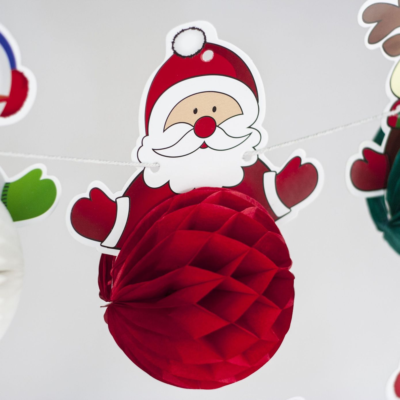 Новогодняя гирлянда из шаров-сот "Санта, Снеговик, Олень Рудольф"