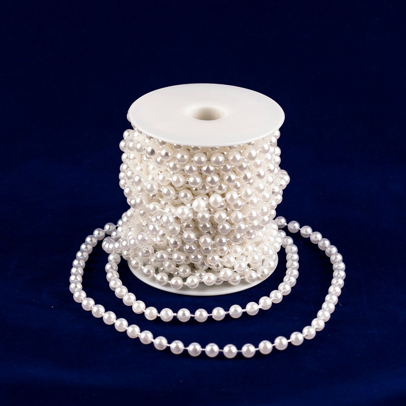 Штучні перли на нитці 0.5 см, білі, моток 28 м