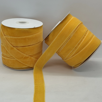 Стрічка оксамитова жовта, 2 см, 22.75 м
