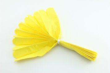 Помпон із тішью, жовтий, 25 см