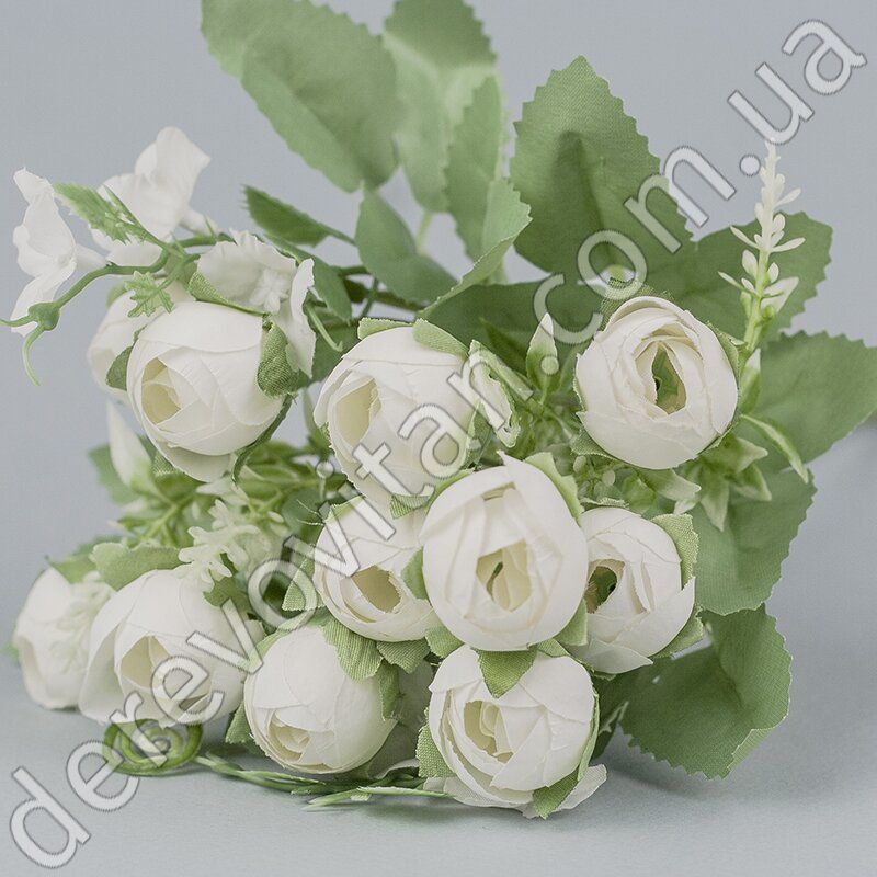Букетик ранункулюсов с зеленью, белый, 11 цветков, ~14×30 см