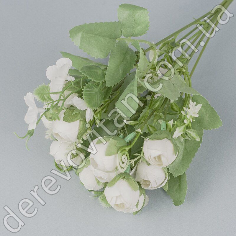 Букетик ранункулюсов с зеленью, белый, 11 цветков, ~14×30 см