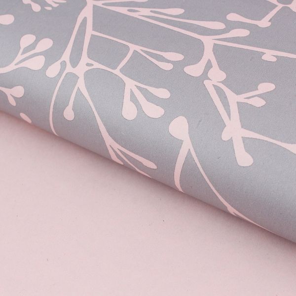Крафт-бумага для подарков, серо-розовая c узором, 0.7×8 м в рулоне